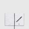 Notizbuch und Stift im Geschenkset von Maison de Karl Notizbuch und Stift im Geschenkset von Maison de Karl