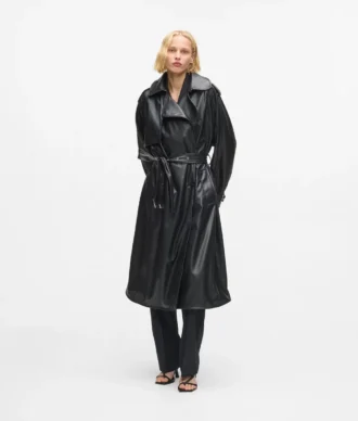 Perforierter Trenchcoat aus Kunstleder