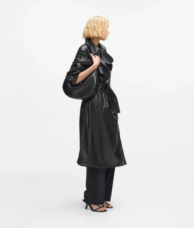 Perforierter Trenchcoat aus Kunstleder