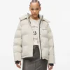 Perlmuttfarbene Pufferjacke Perlmuttfarbene Pufferjacke