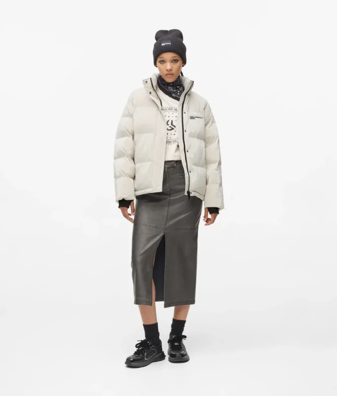 Perlmuttfarbene Pufferjacke Perlmuttfarbene Pufferjacke