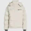 Perlmuttfarbene Pufferjacke Perlmuttfarbene Pufferjacke
