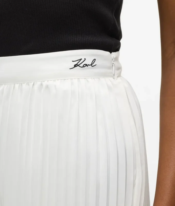 Plissierte Hose mit weitem Bein Plissierte Hose mit weitem Bein