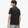 Polohemd mit Monogramm-Ansteckpin