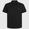 Polohemd mit Monogramm-Ansteckpin
