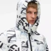 Pufferjacke mit durchgehendem Monogramm