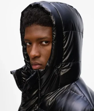 Pufferjacke mit Kapuze