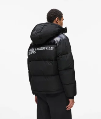 Pufferjacke mit Logo