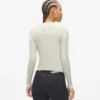 Pullover mit Ausschnitt Pullover mit Ausschnitt