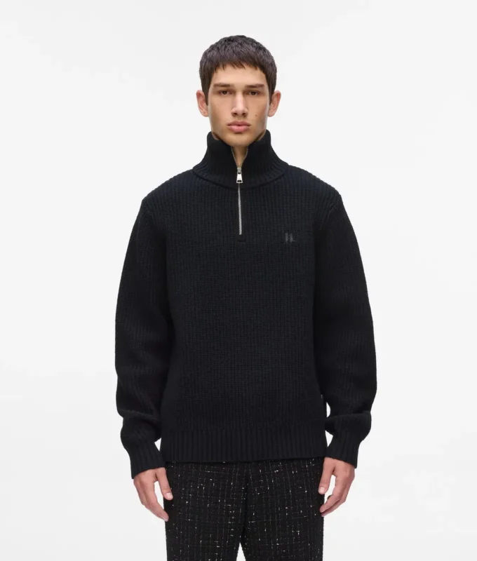 Pullover mit halbem Reißverschluss und Rollkragen Pullover mit halbem Reißverschluss und Rollkragen