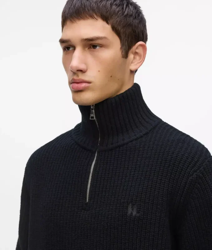 Pullover mit halbem Reißverschluss und Rollkragen Pullover mit halbem Reißverschluss und Rollkragen