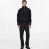 Pullover mit halbem Reißverschluss und Rollkragen Pullover mit halbem Reißverschluss und Rollkragen