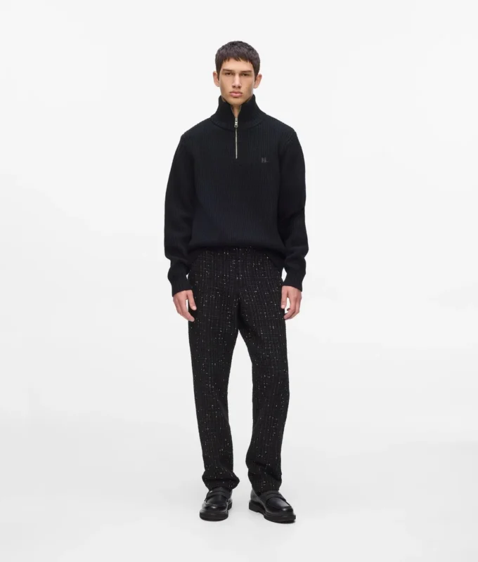 Pullover mit halbem Reißverschluss und Rollkragen Pullover mit halbem Reißverschluss und Rollkragen