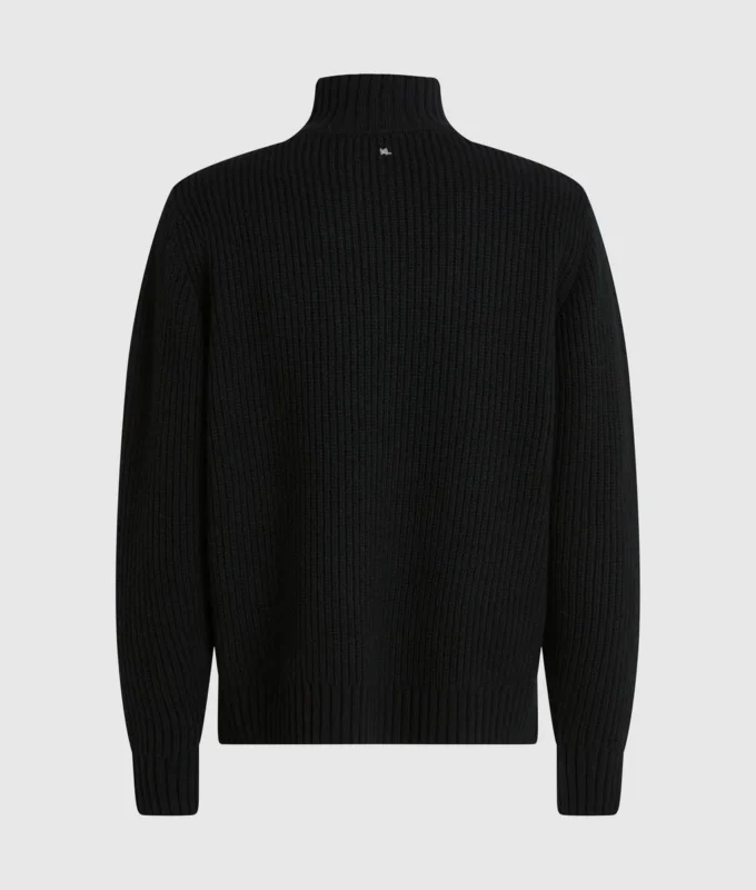 Pullover mit halbem Reißverschluss und Rollkragen Pullover mit halbem Reißverschluss und Rollkragen