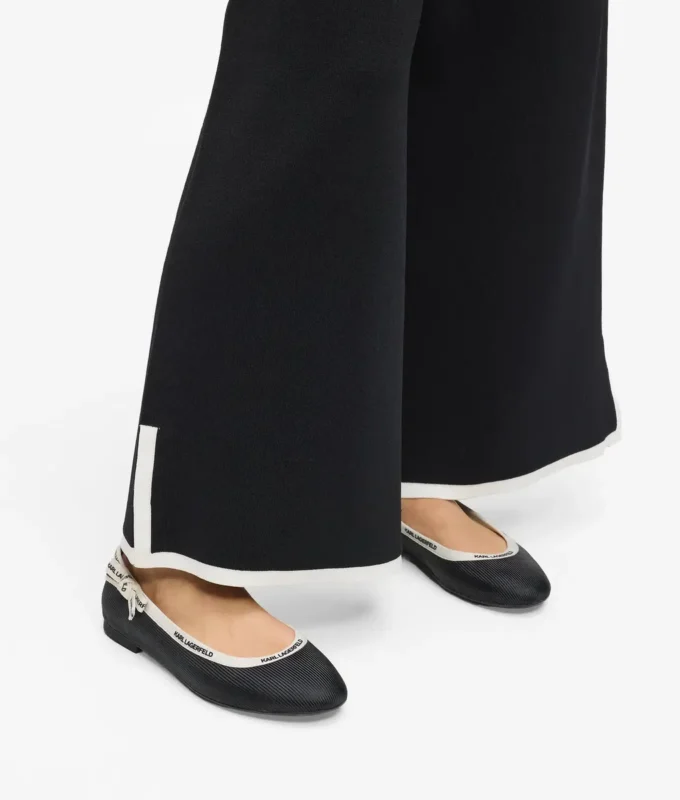 Pumps mit Schleifenverzierung