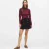 Rock mit Knopfdetail Rock mit Knopfdetail