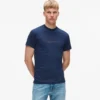 Schmal geschnittenes Logo-T-Shirt