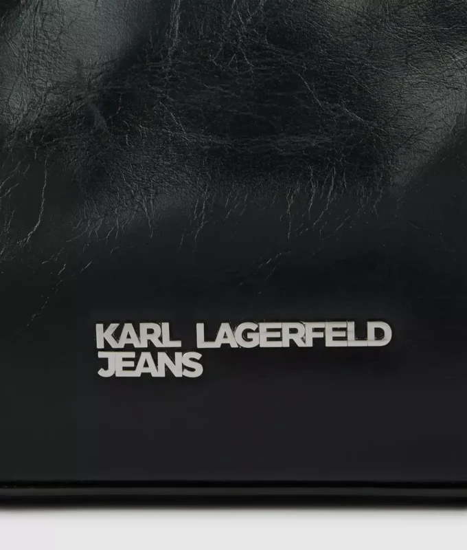 Schultertasche mit Schnallen Schultertasche mit Schnallen
