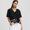 SIGNATURE V-NECK T-SHIRT SIGNATURE V-NECK T-SHIRT