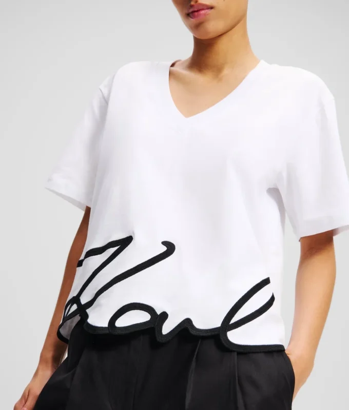 SIGNATURE V-NECK T-SHIRT SIGNATURE V-NECK T-SHIRT