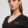 SIGNATURE V-NECK T-SHIRT