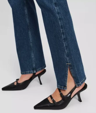 STRAIGHT-JEANS MIT SPLIT-SAUM UND HOHER TAILLE