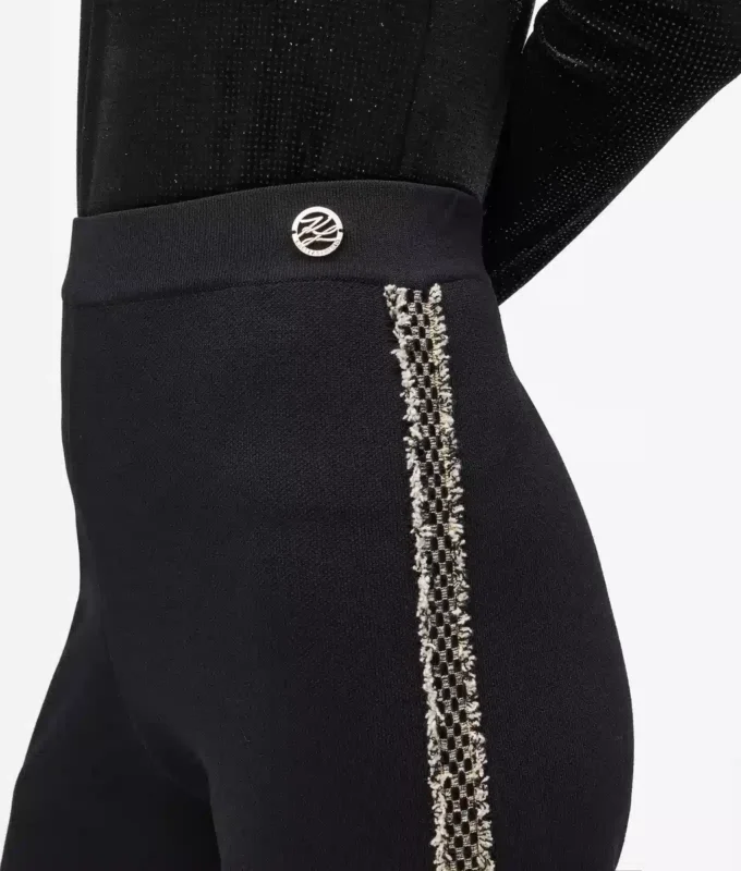 Strickhose mit Bouclé-Details Strickhose mit Bouclé-Details