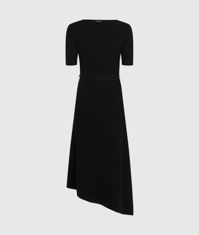 Strickkleid mit Gürtel Strickkleid mit Gürtel