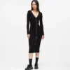 Strickkleid mit Reißverschluss vorne Strickkleid mit Reißverschluss vorne