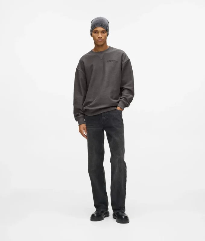 Sweatshirt mit Innenseite nach außen