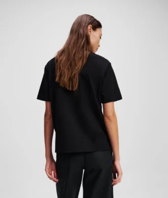 T-SHIRT MIT BLUMENPRINT
