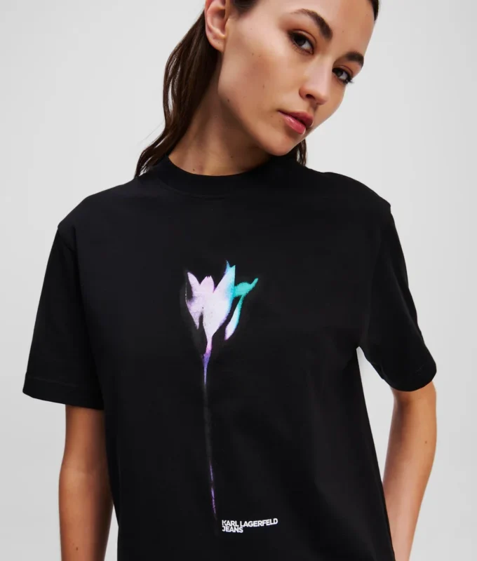 T-SHIRT MIT BLUMENPRINT T-SHIRT MIT BLUMENPRINT