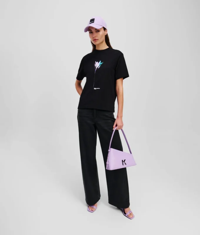 T-SHIRT MIT BLUMENPRINT T-SHIRT MIT BLUMENPRINT
