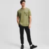 T-SHIRT MIT BRUSTTASCHE T-SHIRT MIT BRUSTTASCHE