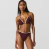 Triangel-Bikini-Oberteil mit Wellenkante Triangel-Bikini-Oberteil mit Wellenkante