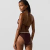 Triangel-Bikini-Oberteil mit Wellenkante Triangel-Bikini-Oberteil mit Wellenkante