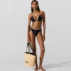Triangel-Bikini-Oberteil mit Wellenkante Triangel-Bikini-Oberteil mit Wellenkante