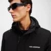 ULTRA LEICHTER PARKA MIT KAPUZE ULTRA LEICHTER PARKA MIT KAPUZE