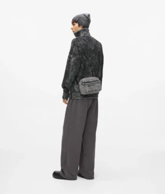 Umhängetasche aus gewaschenem Denim