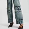 UTILITY MID-RISE RELAXED JEANS
