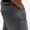 Vintage-Waschung, konisch zulaufende Jeans Vintage-Waschung, konisch zulaufende Jeans