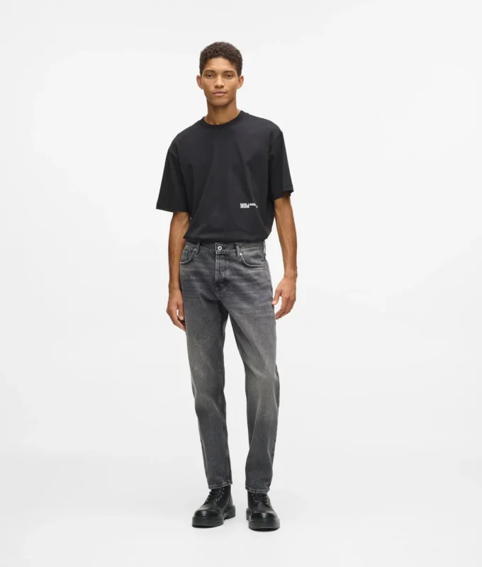 Vintage-Waschung, konisch zulaufende Jeans Vintage-Waschung, konisch zulaufende Jeans