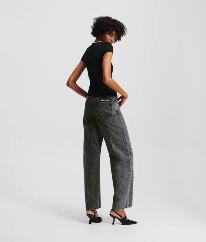 ZWEIFARBIGE, ENTSPANNTE JEANS MIT MITTLERER TAILLE ZWEIFARBIGE, ENTSPANNTE JEANS MIT MITTLERER TAILLE